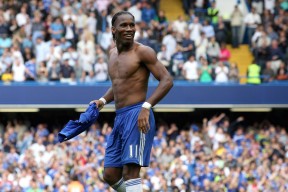 开云下载-切特一柱擎天，湖人内线风暴击溃山西