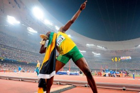 开云体育世界杯-塔图姆50分天神下凡！鹈鹕巅峰对决力克步行者，东部格局暗流涌动