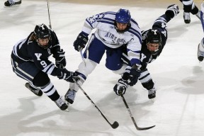 开云体育官方网站-尼斯生死战，戈麦斯一箭穿心，塞维利亚神话终结