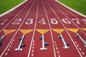 开云体育官网-奥利维耶的枪声，当突尼斯沙漠的风吹过希腊众神的庙宇