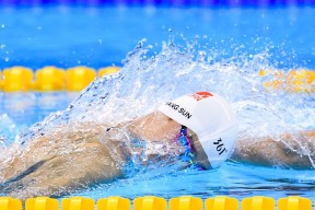 开云体育入口-当活塞终结悬念，爱德华兹在欧冠接管比赛，体育的永恒剧本与意外之美