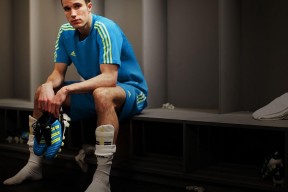 开云APP-切尔西生死战取胜日本，伊萨克成为关键先生，当北欧风暴席卷东方武士