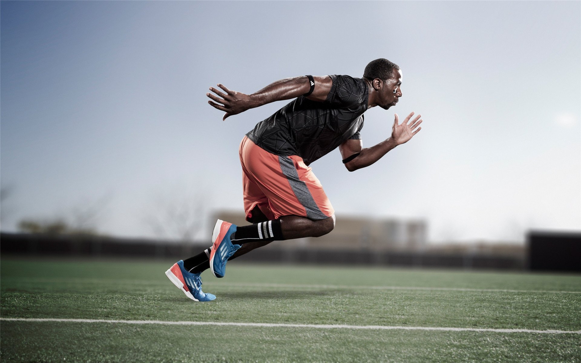 塞维利亚鏖战，当F1引擎在圣西罗轰鸣