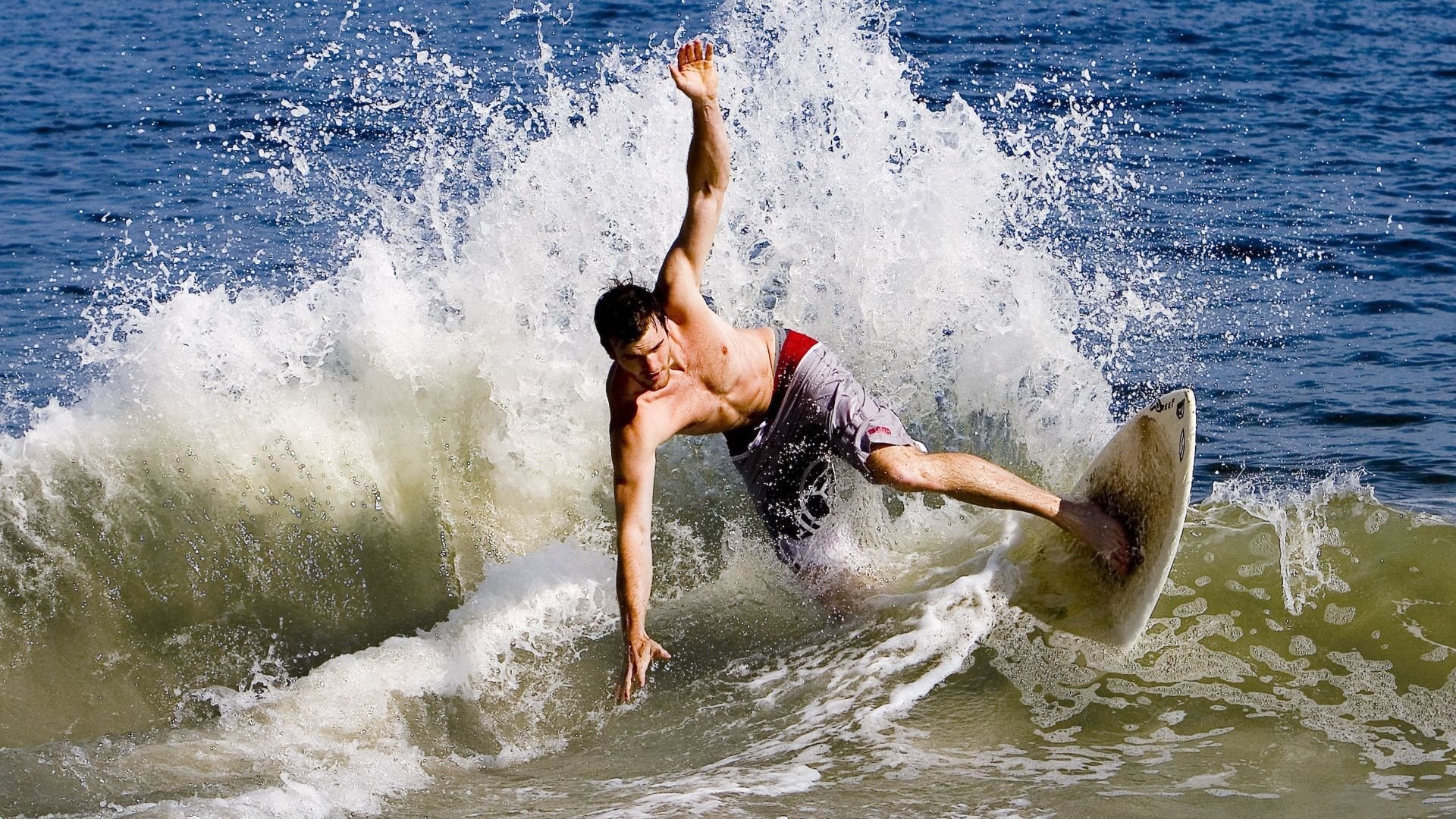 西亚卡姆点燃赛场，掘金节奏掌控黄蜂，当个人英雄主义遭遇精密机器