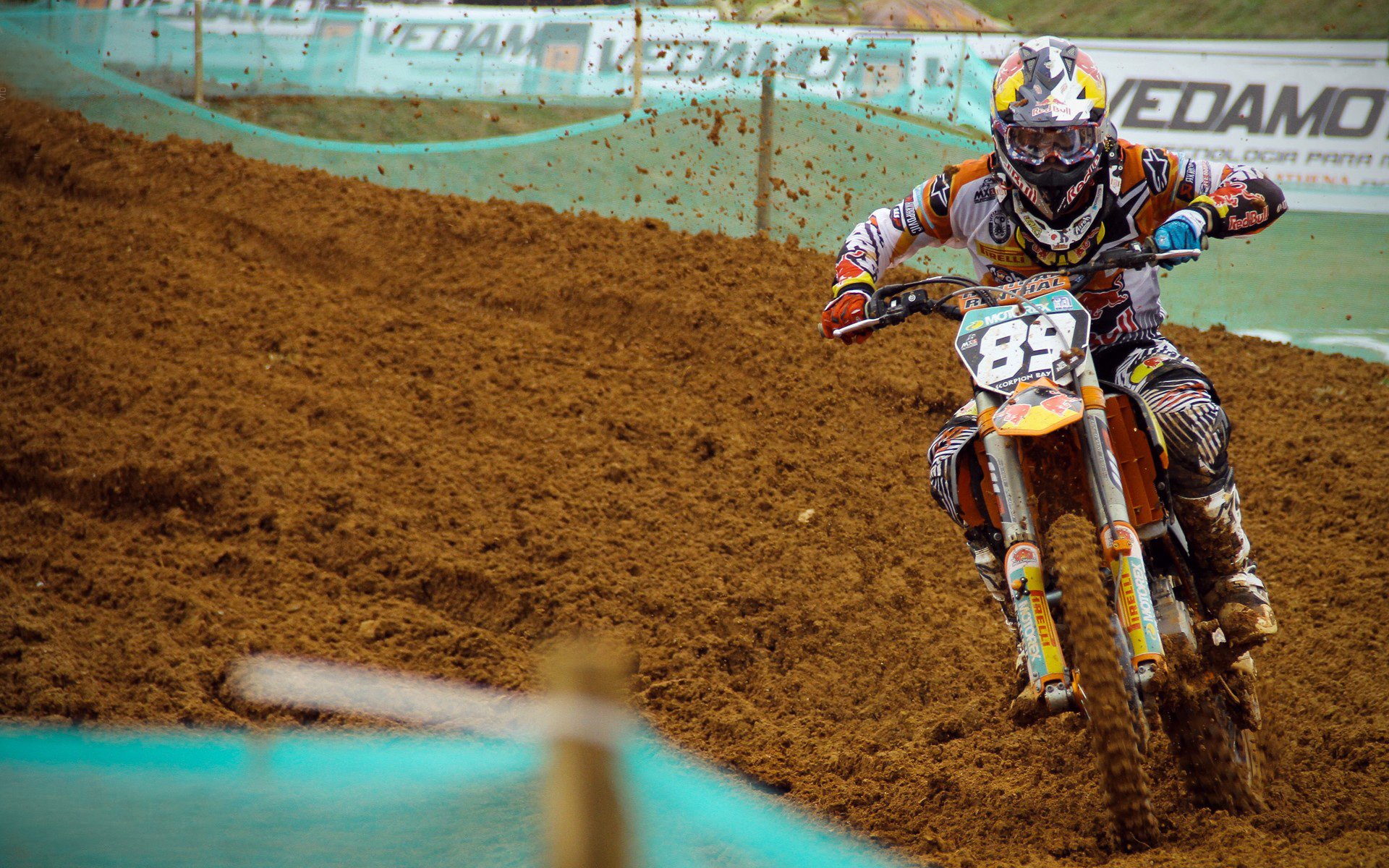 太阳险胜尼克斯，一场足球世界杯前的篮球隐喻